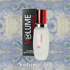 primer Volume , cette base de maquillage hydratante et légère qui lisse la peau et la prépare à l’application du fond de teint tout en améliorant sa tenue.